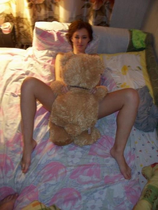 Милая студентка блещет классными голыми сиськами @ foto-porno.ru